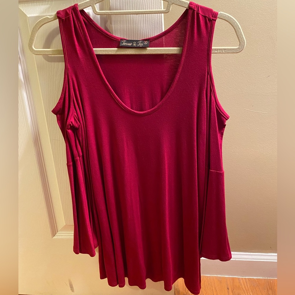 ⭐️HP⭐️James & Joy|Beautiful cold-shoulder blouse